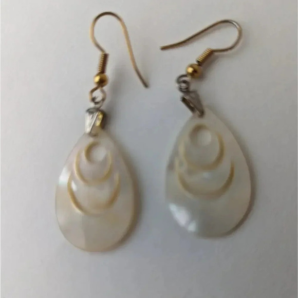 Mother of Pearl Hand Carved Earrings - Picture 3 of 3